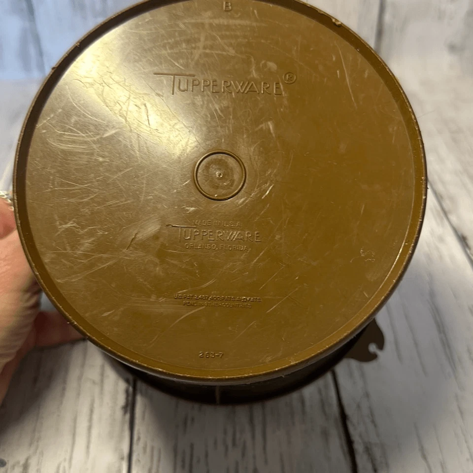 Vintage Tupperware dark brown hot tea canister coffee tea bags loose keeper - Image 3 of 4