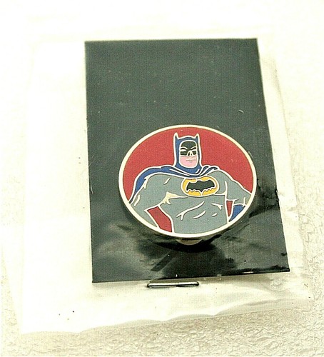 Vintage DC Comics Aviva Vintage Batman Cartoon Enamel Pin 1976 New NOS NDP - Picture 4 of 4
