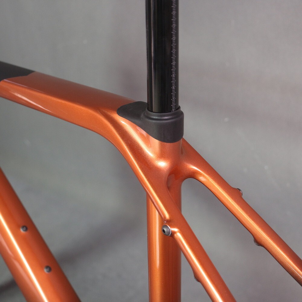 Seraph Bikes 2022 Thru Axle 142mm Available Gravel 700C Carbon