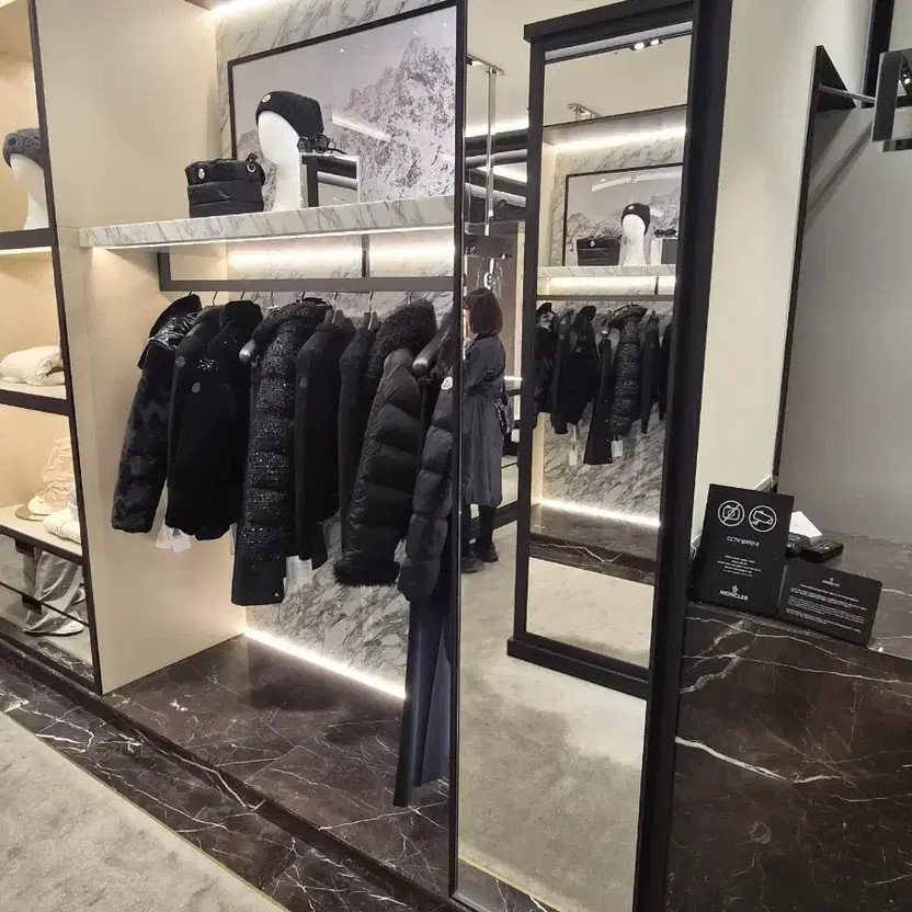 Moncler Cluny 25fw Black Size 5 Men’s Coat thumbnail 7