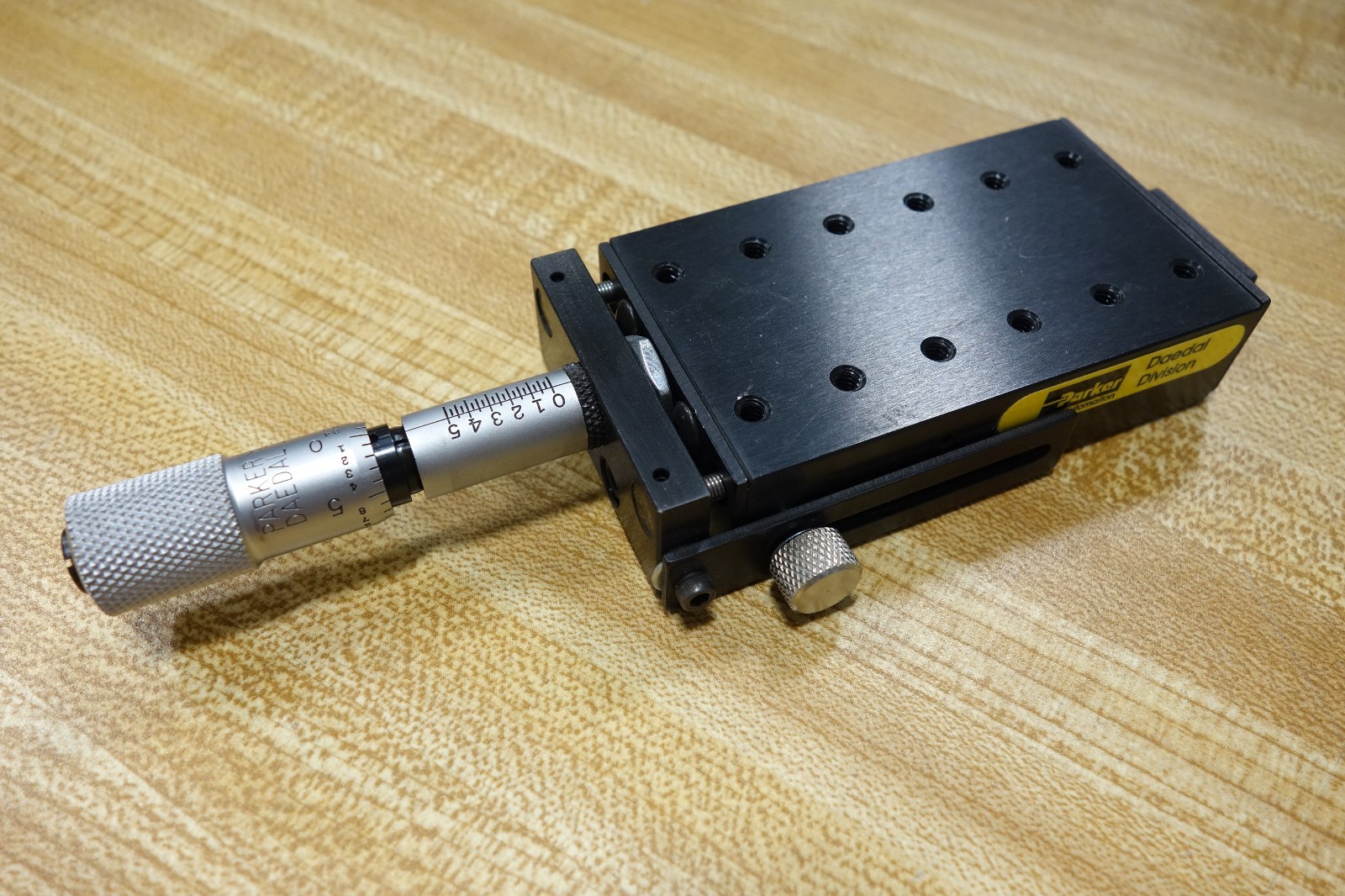 PARKER DAEDAL 4202 LINEAR SLIDE POSITIONING SYSTEM 3" x 1.75" x .50" Travel