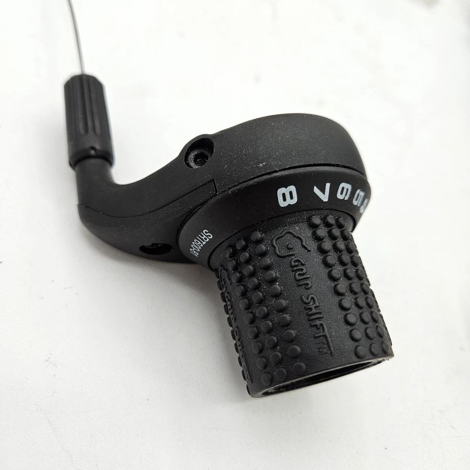 Lote de cambios de empuñadura de bicicleta principalmente vintage - algunos NOS - cambios, cables y accesorios Foto 2 de 4