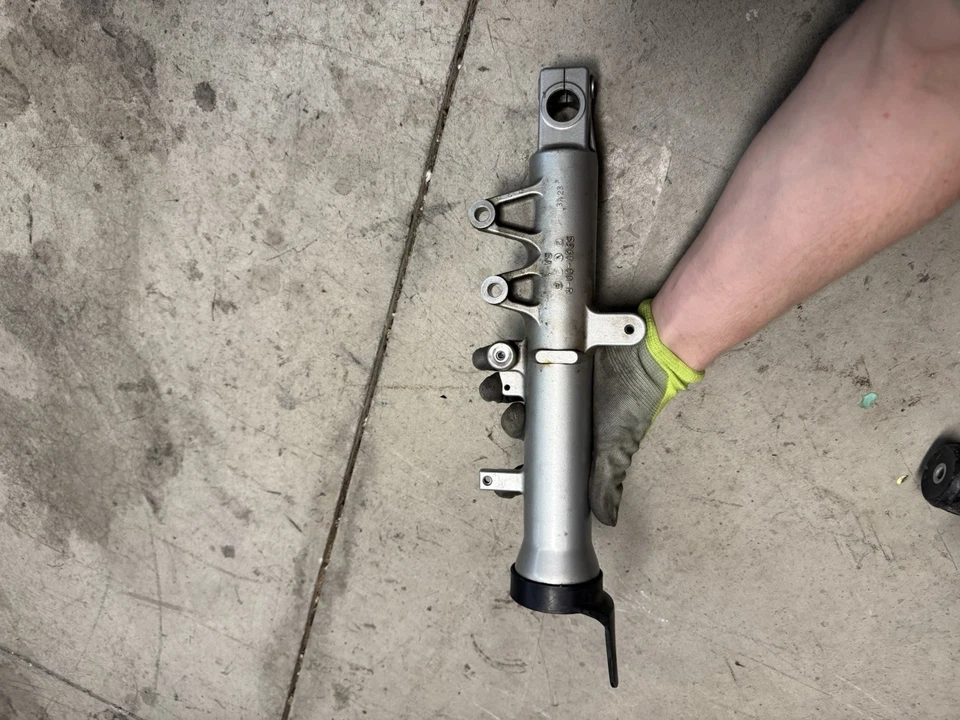 Horquilla inferior derecha suzuki sv650/sv650s Foto 2 de 3