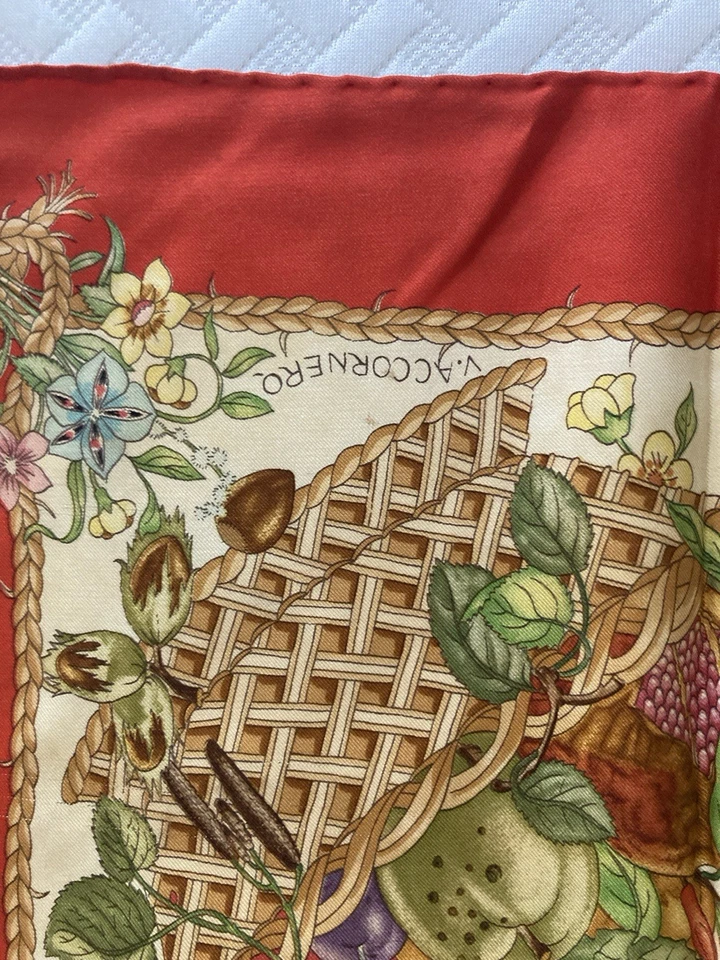 Gucci V.accornero Vintage Floral Seda Bufanda 34 Pulgadas Excelente Estado Lote 4 Foto 3 de 4