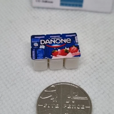 Puppenhaus Miniatur Handarbeit Maßstab 1:12 Essen - Danone Joghurt Multipack