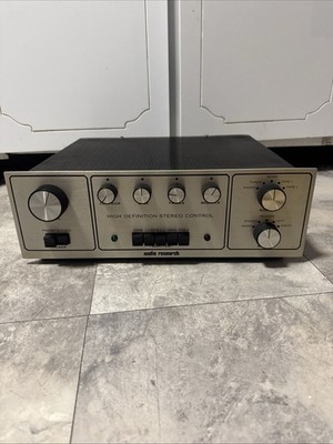 AUDIO RESEARCH SP3 STEREO TUBE PREAMPLIFIER Read