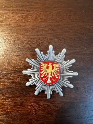 Collectible German Brandenburg state police hat badge (Polizeistern Brandenburg)