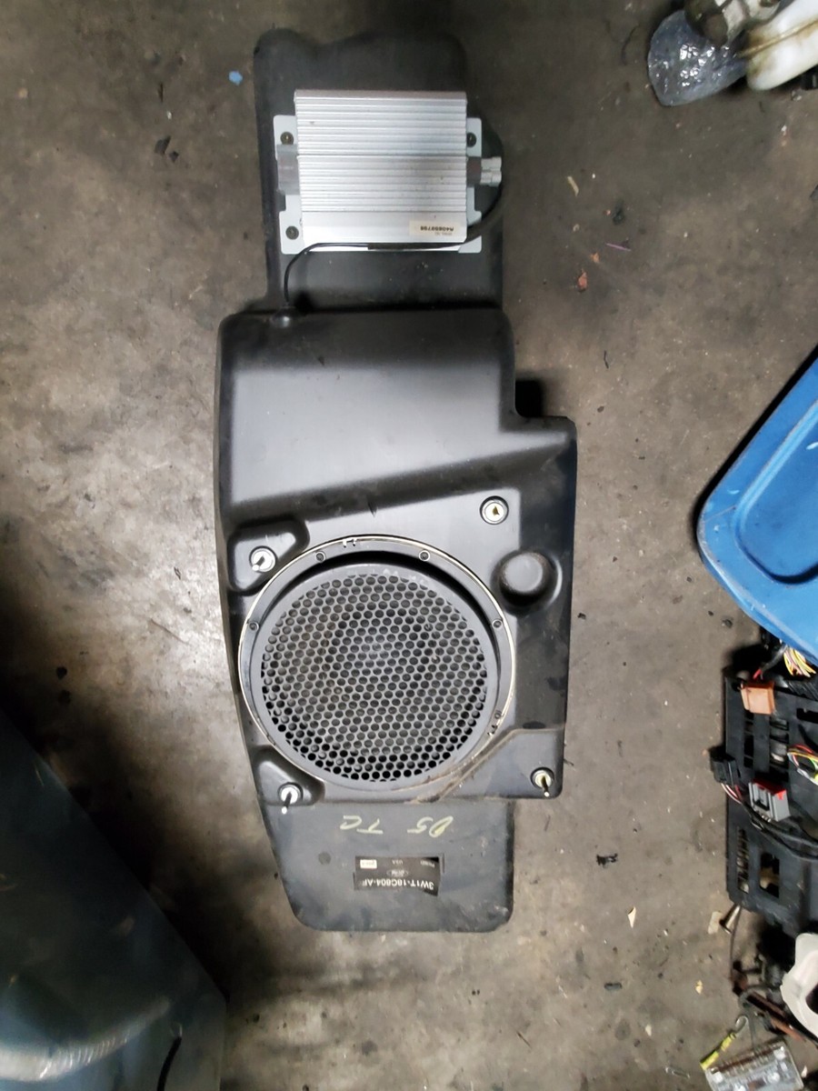 2003-2004-2005 LINCOLN TOWN CAR SUBWOOFER SPEAKER AMPLIFIER 3W1T