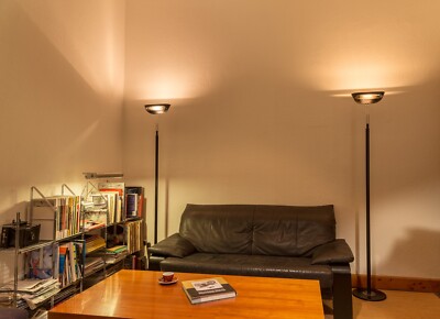 2 Stück Oluce Stehlampe mid century vintage Bauhaus Italien Design Deckenfluter