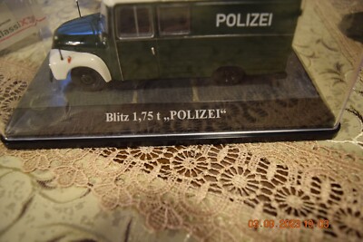 Premium ClassiXXs Blitz 1:43 'POLIZEI' - Modèle Réduit En Acier Embouti - Occasion