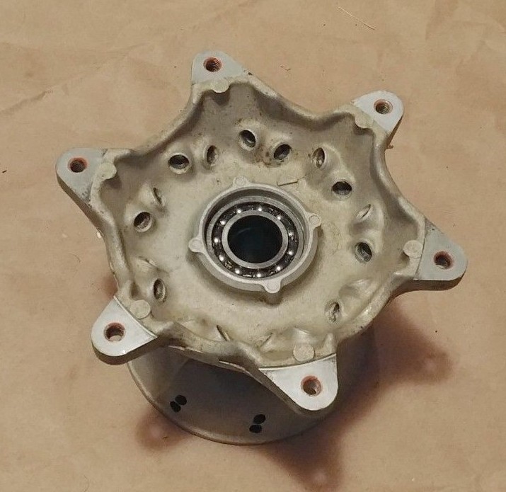 YZ250 01 FRONT WHEEL HUB YZ125 YZ250 YZ250F 19982001 FRONT HUB 4SS