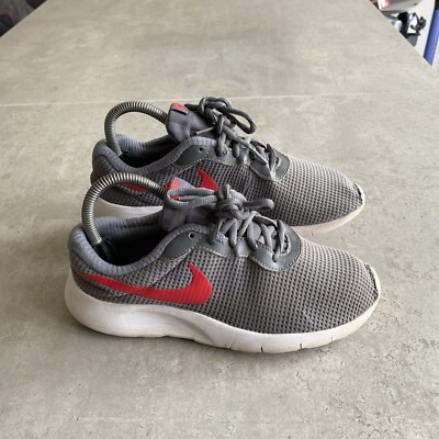 nike tanjun sneakers grey