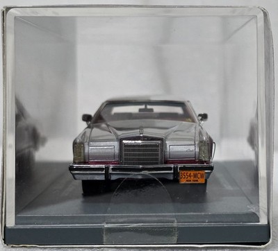 Lincoln Continental Mark V 1979 Silver Dark Red 1:43 Neo Limited