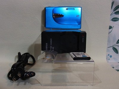 FUJIFILM FINEPIX Z20FD,Blue ,3x, 2.5in,f/3.5, 10MP Excellent from
