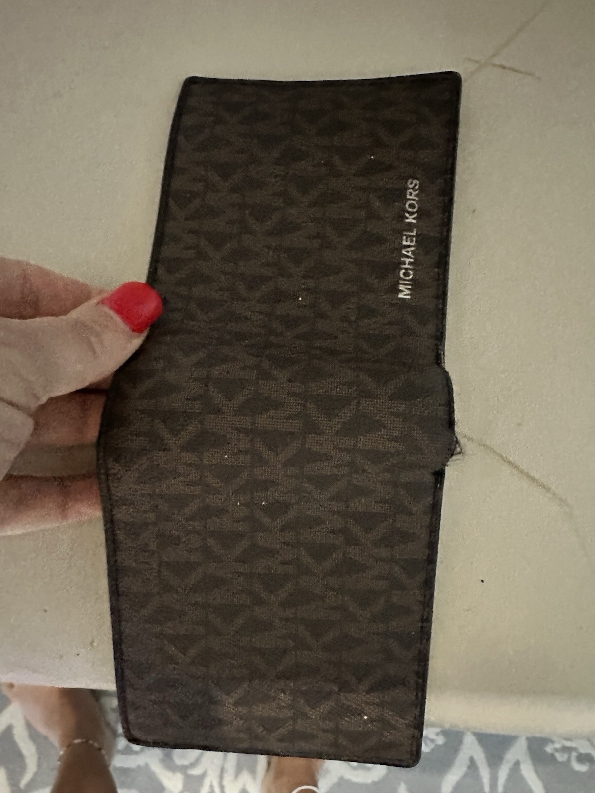 Authentic Michael Kors Men’s  Logo Wallet - image 4