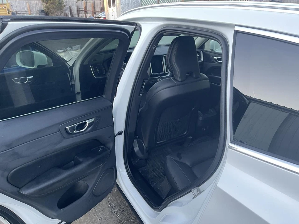 2018–2024 VOLVO XC60 ЛЕВАЯ КАЧЕЛЬКА С ПОСТОМ БЕЛАЯ ПК: 707 2,0 Л ПОЛНЫЙ ПРИВОД 25K ИМПУЛЬС 61330 - Изображение 2 из 2