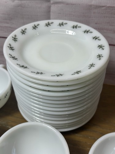 Pyrex Corning Tableware Green Leaf/Tulip Coffee Tea Cup & Saucer - Picture 9 of 10
