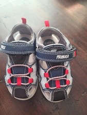 primigi boys toddlers sandals with covered toe.Flexible action system .US size 8