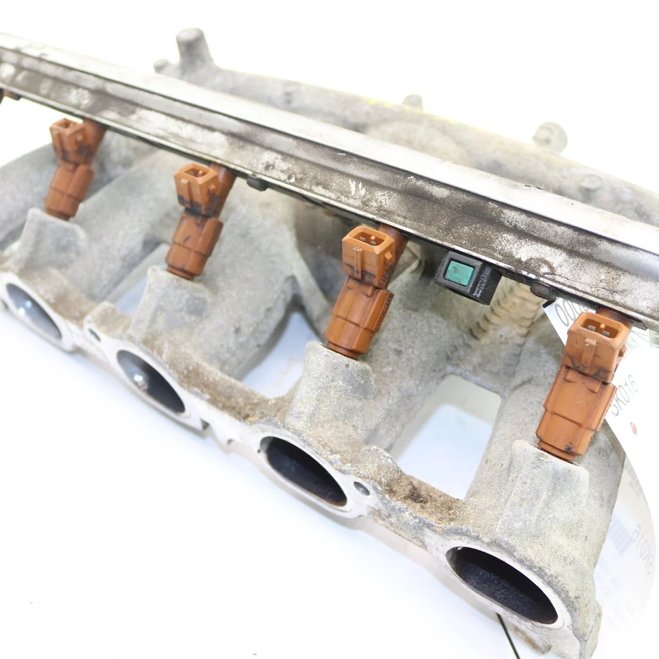 Coletor de admissão Volvo OEM 9488033 com trilho de combustível para 2.5L S60 V70 S80 XC90 - Imagem 3 de 4