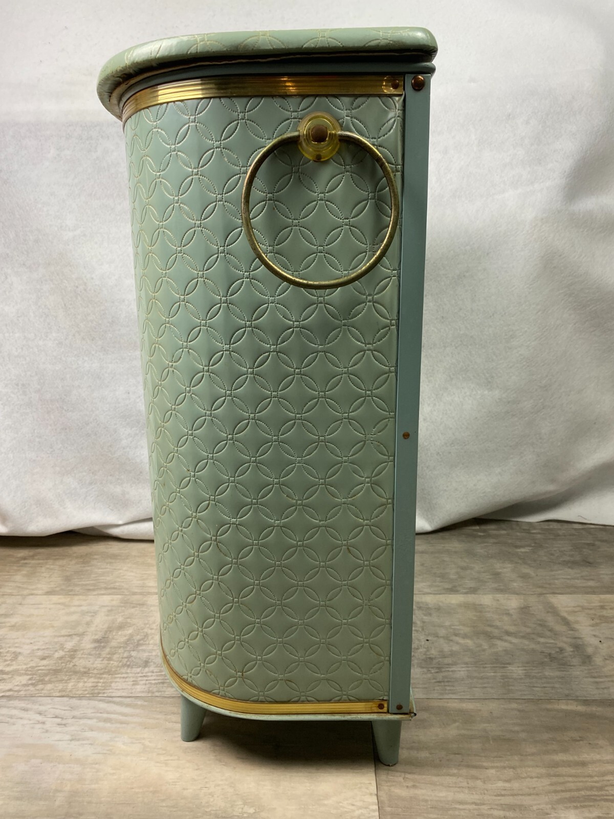 Detecto MCM Ivory Flower Quilted Vinyl/Gold Metal Laundry Clothes