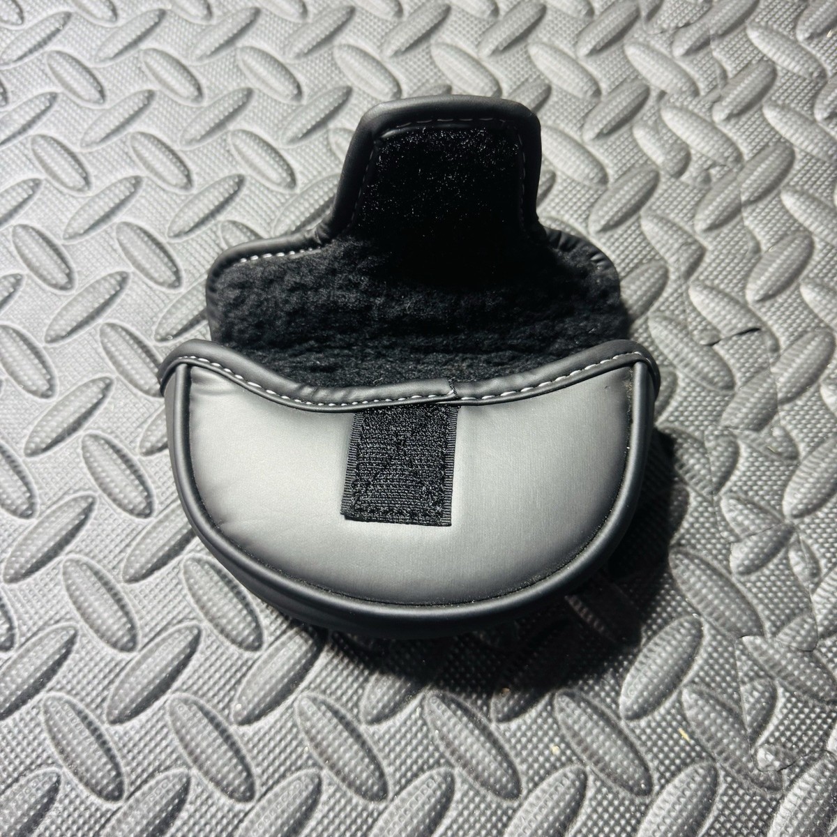 RARE Nike Method Matter Side Shaft Mallet Putter Headcover z