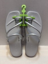 NEW Crocs Miami Toe Loop Sandal Metallic Silver Womens Size 7 NWT 211526-040