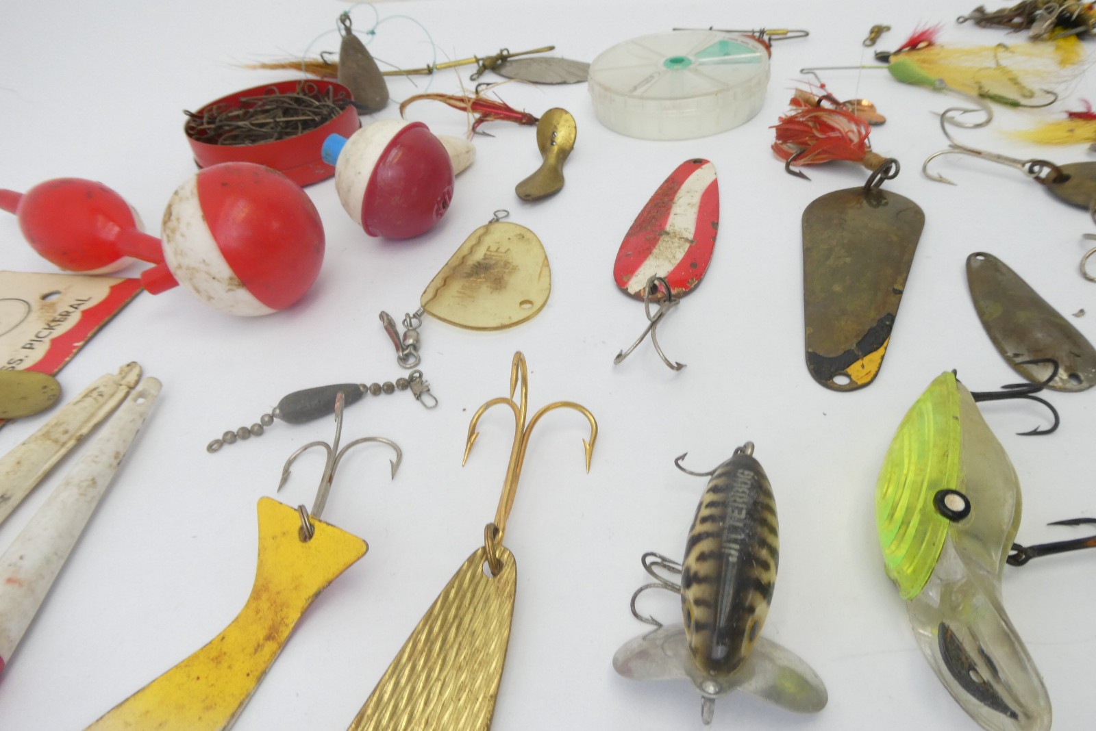 Vintage Fishing Lure & Tackle Lot Spinners Spoons Floats Hooks Pouch Parts Mixed - Image 18