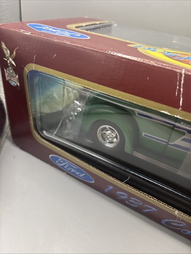 ROAD LEGENDS 1937 FORD CONVERTIBLE 1:18 SCALE DIECAST GREEN METALLIC - Picture 10 of 12