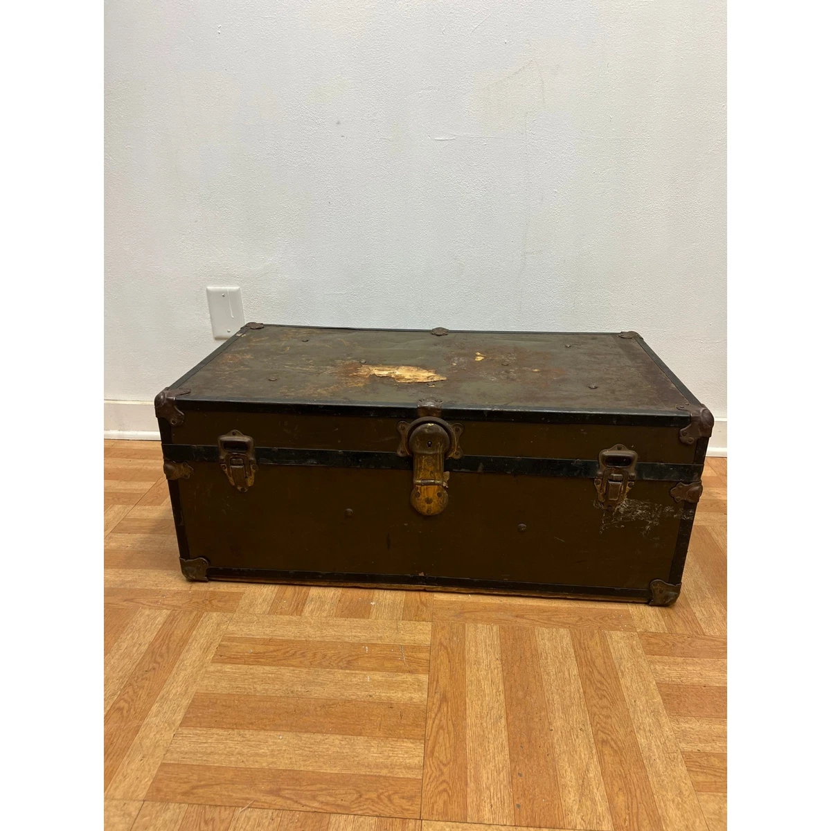 Vintage Foot Locker In Collectible Military Surplus Boxes & Chests