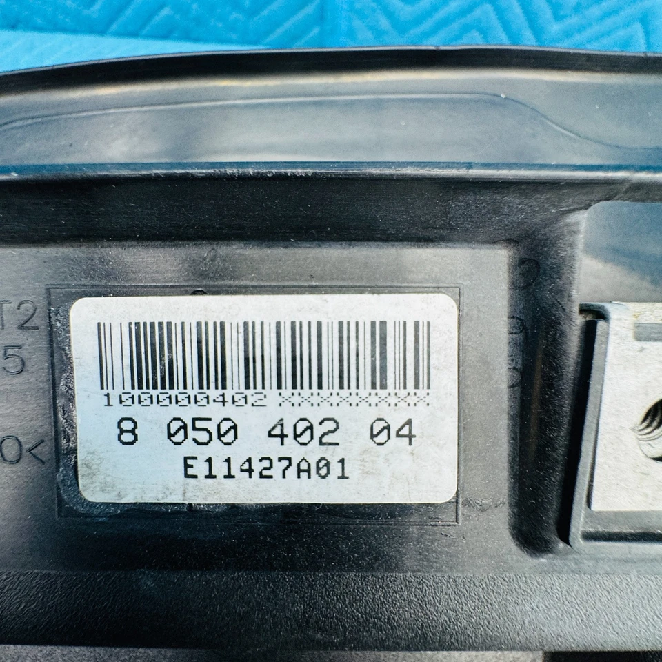 Marco de admisión de aire del radiador superior delantero BMW 650i 2012-2017 OEM 187798 Foto 3 de 4