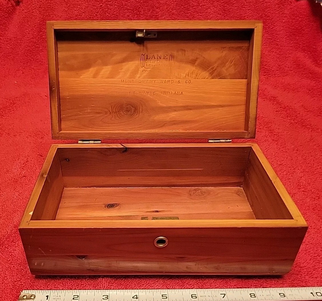 Montgomery Ward アンティーク木箱 LANE CEDAR CHEST SALESMAN SAMPLE MONTGOMERY WARD FT WAYNE INDIANA