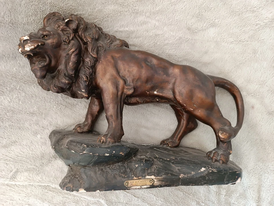 Sculpture Lion Aux Aguêts Foucher D après Bronze - Photo 1/4