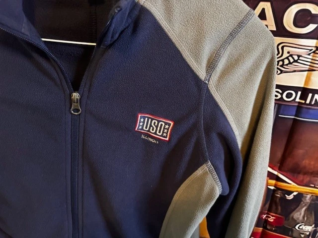 Chaqueta con cremallera completa USO United Service Organizations Illinois para mujer talla mediana Foto 2 de 4
