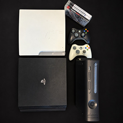 Sony PlayStation PS4 Pro 1TB + PS3 Slim 320GB + Xbox 360 Elite 120 GB + 2 Contr.
