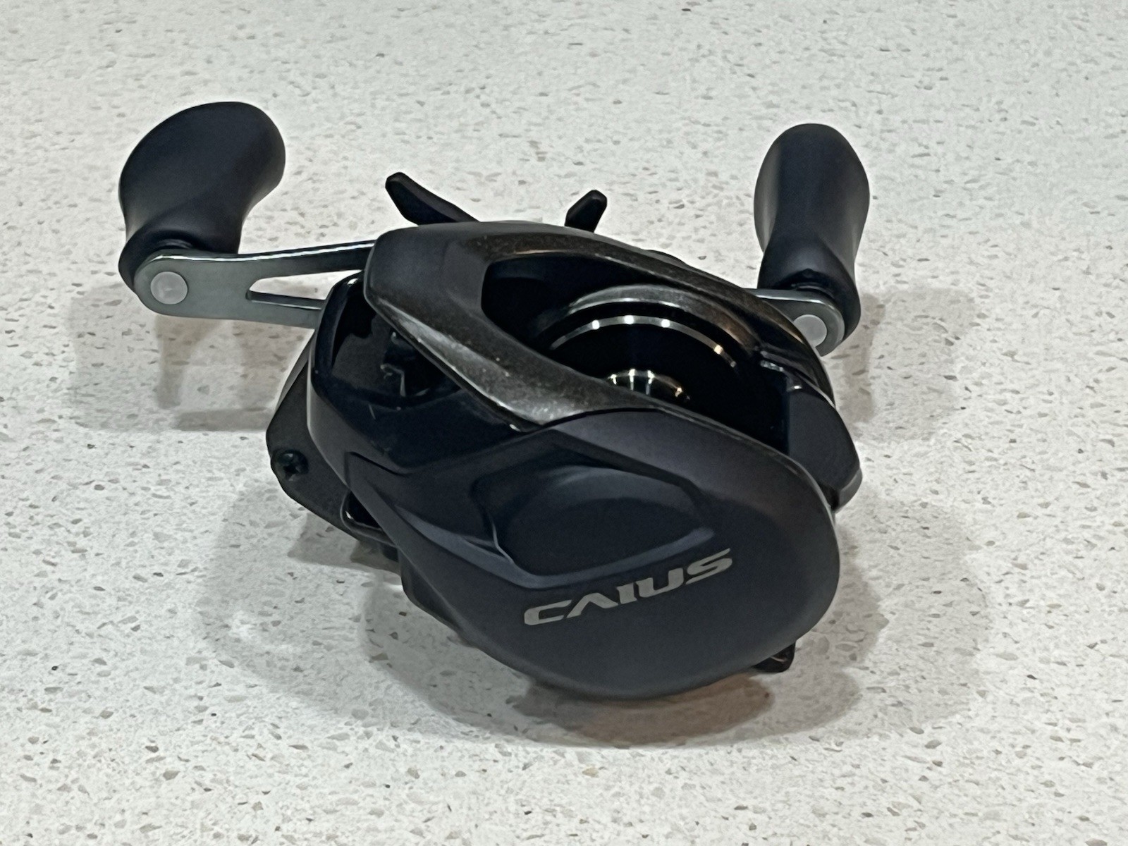 NEW! Shimano Caius Baitcast Reel RIGHT HAND 4BB 7.2:1 Model:
