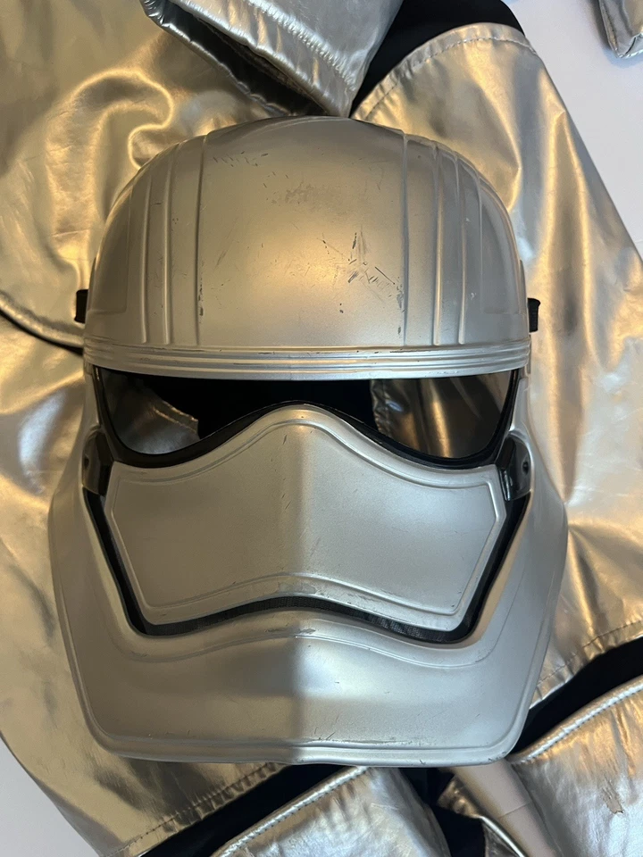 Disney Store Star Wars Capitana Phasma Despertar de la Fuerza Niños Disfraz Talla 7/8 Foto 3 de 4