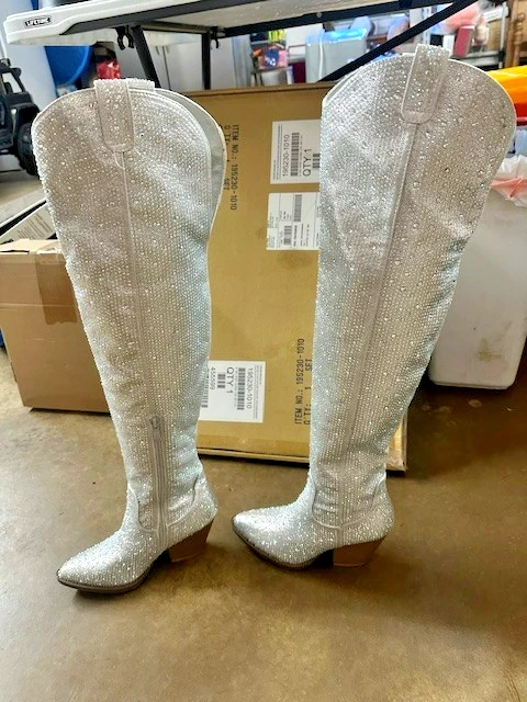 Botas Forever Silver Brillo Estrás Hasta el Muslo Disco Go Go 5.5 Juegos con disfraces Foto 2 de 4