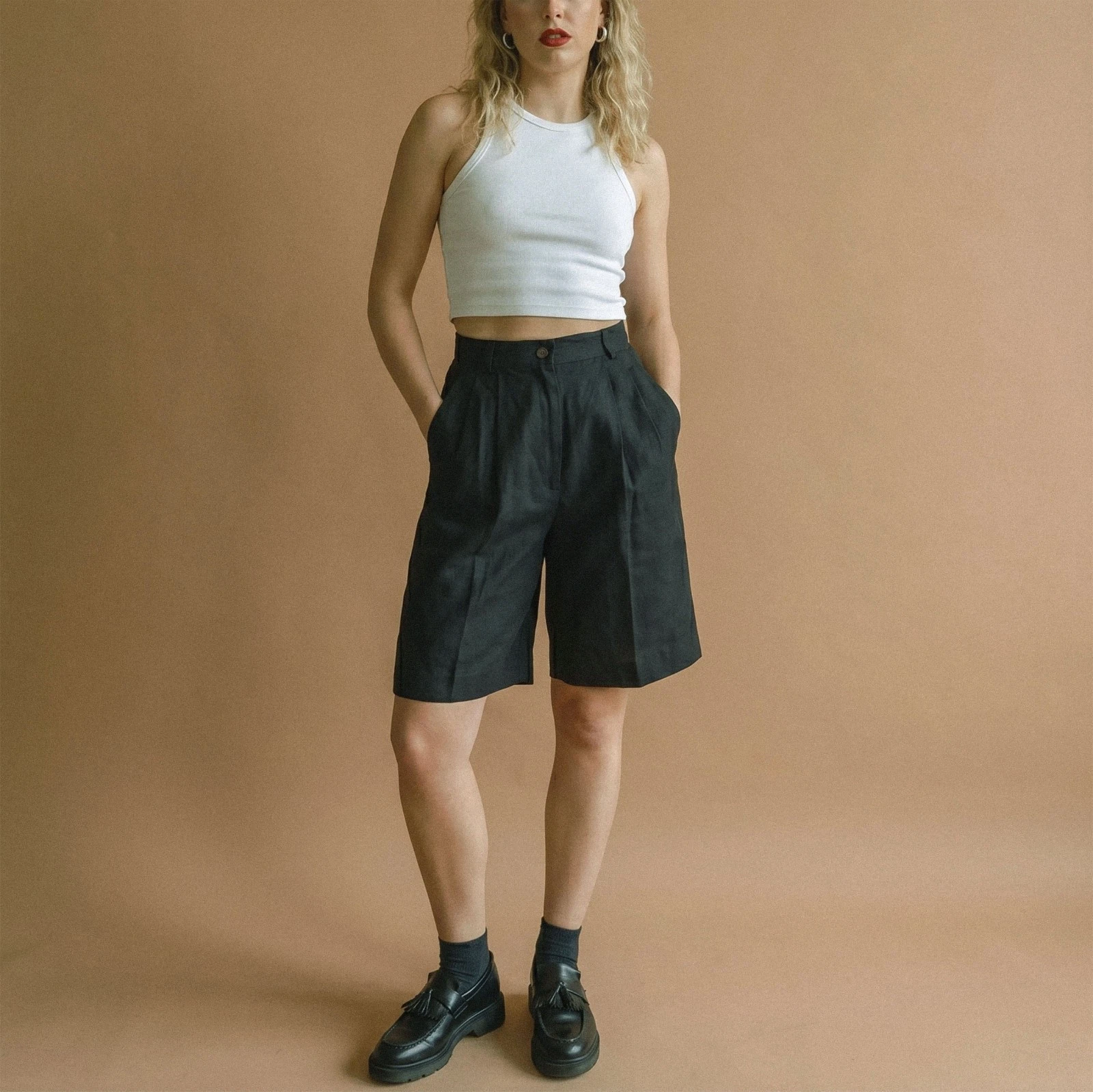 Vintage 90s Black Linen Blend Pleated Shorts Women’s 10 High Rise 90s
Opens in a new window or tab