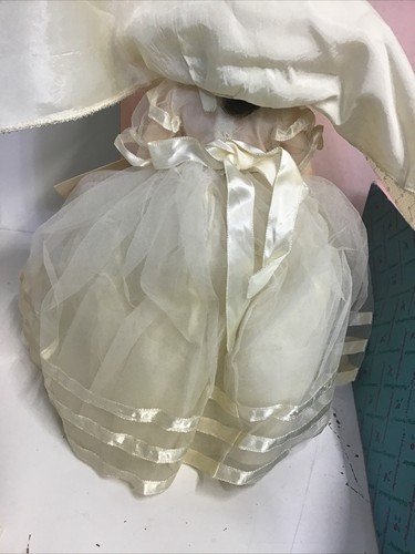 Madame Alexander Snow White with Original Box and Tag. #1555 - Afbeelding 8 van 15