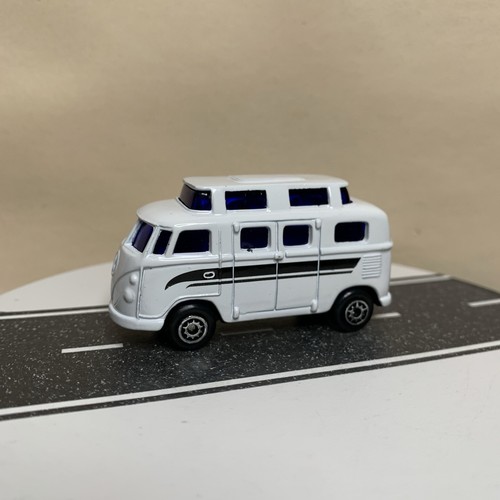 Maisto Speed Wheels Volkswagen VW Camper Samba Bus T1 White/Black 1:64 Scale NM - Picture 13 of 13