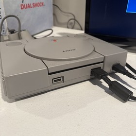 Sony PlayStation 1 PS1 Original Console System Bundle W/ Games Controller