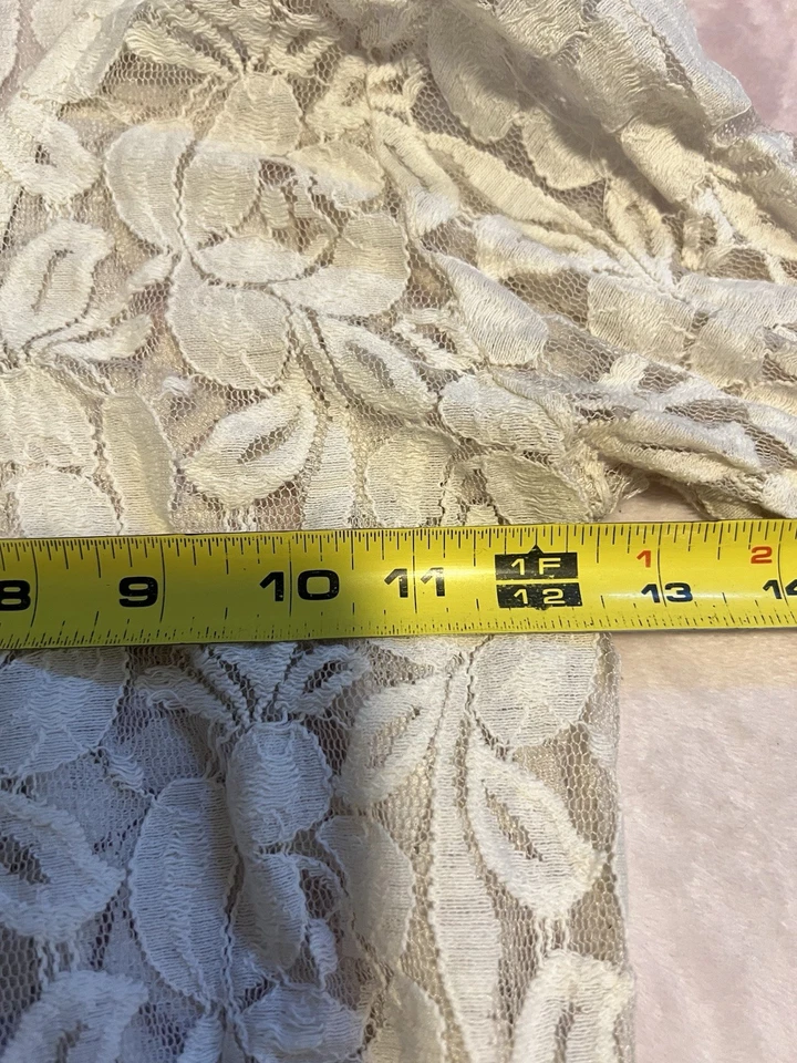 Rue21 象牙色花卉花边和服开衫 XS 长波西米亚透明节日封面 — 第 4/4 张图片