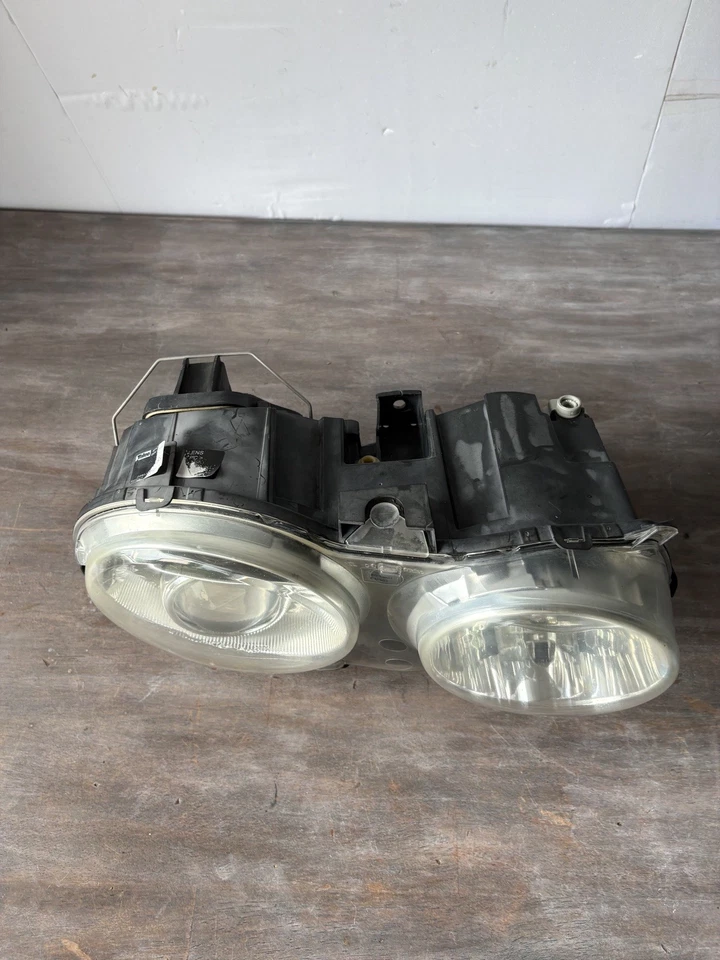 04-09 Jaguar XJ8 XJR Vanden Plas Right Passenger Side Xenon HID Headlight - Image 3 of 4