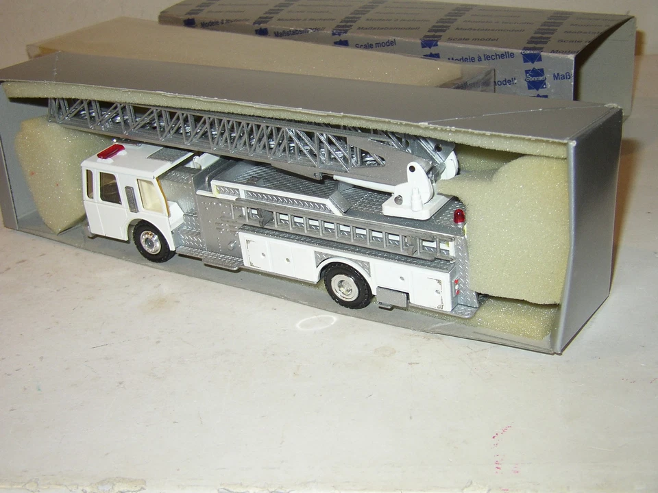 Conrad 5506 Fire Engine White Aerial Ladder Truck Die-cast West Germany 1:50 - Image 2 of 4