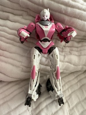 Transformers Studio Series 85 Bumblebee Movie Arcee Deluxe Figure