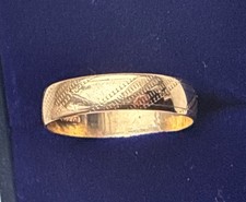 Vintage 9ct Gold Wedding Band / Ring Patterned 9 Carat Gold Ring Size T
