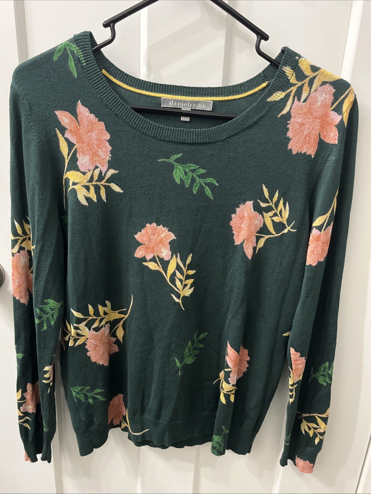 Daniel Rainn Women’s Lightweight Pullover Sweater, Green With Flowers Size M
