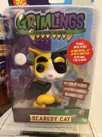 WowWee - Fingerlings Grimlings "Scaredy Cat" From Grin to Grim in Original Pack
