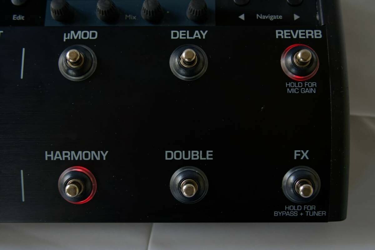 TC-HELICON VoiceLive2 Vocal Multi-Effects Processor Pedal
