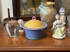 VINTAGE LINDT STYMEIST COLORWAYS CANDY BOX, BLUE / YELLOW w/ LID